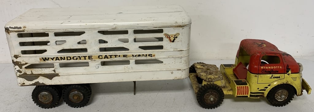 Wyandotte Chieftain Lines Cab + Cattle trailer (1 of 6)