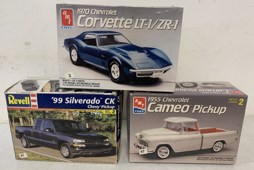 2 AMT and a Revell model kits (1 of 8)
