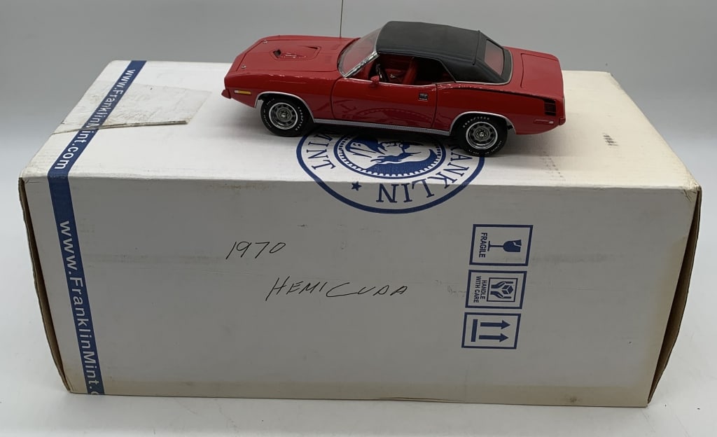 Franklin Mint 1970 Plymouth Hemicuda: has packaging, COA and portfolio included; box has wear and discoloring