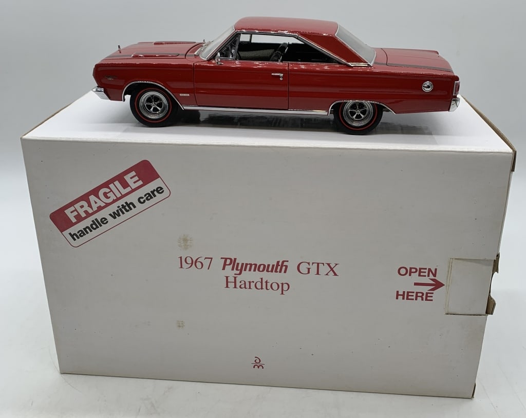 Danbury Mint 1967 Plymouth GTX Hardtop (1 of 6)