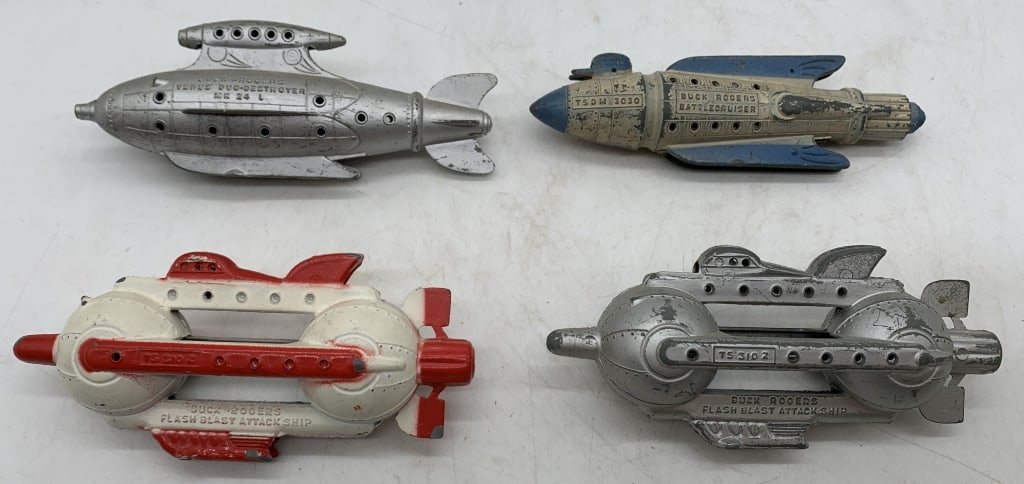 4 Tootsietoy Buck Rogers Space Ships (1 of 4)