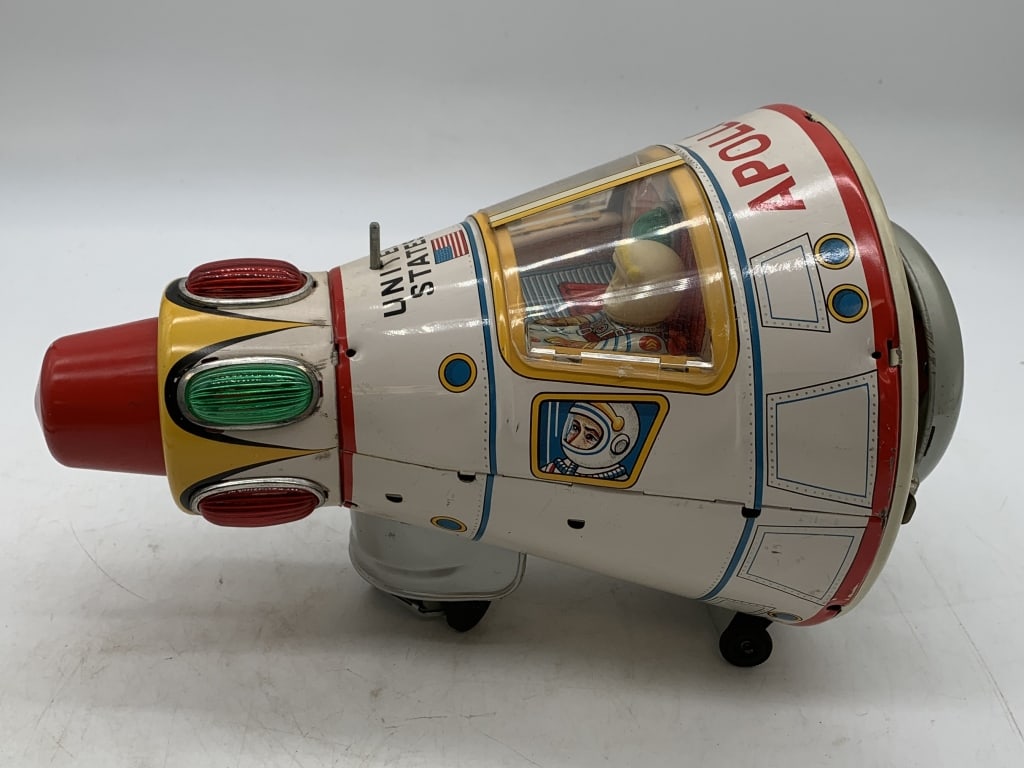 Modern Toys battery op. Apollo Capsule (1 of 6)