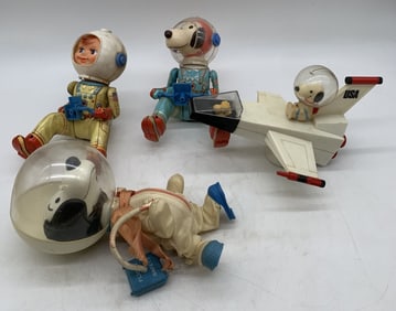 Snoopy space theme toys, radio, plus other rider