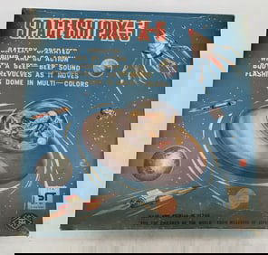 Modern Toys battery op. Space Ship X-5 in box