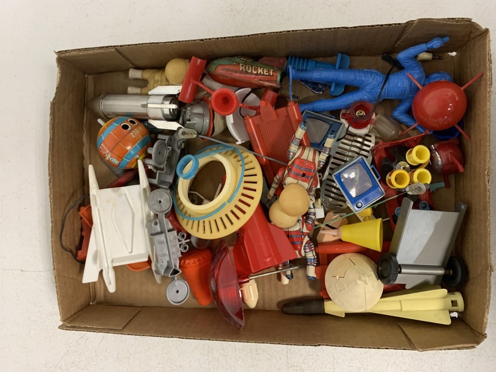 box lot of space toy parts (1 of 5)