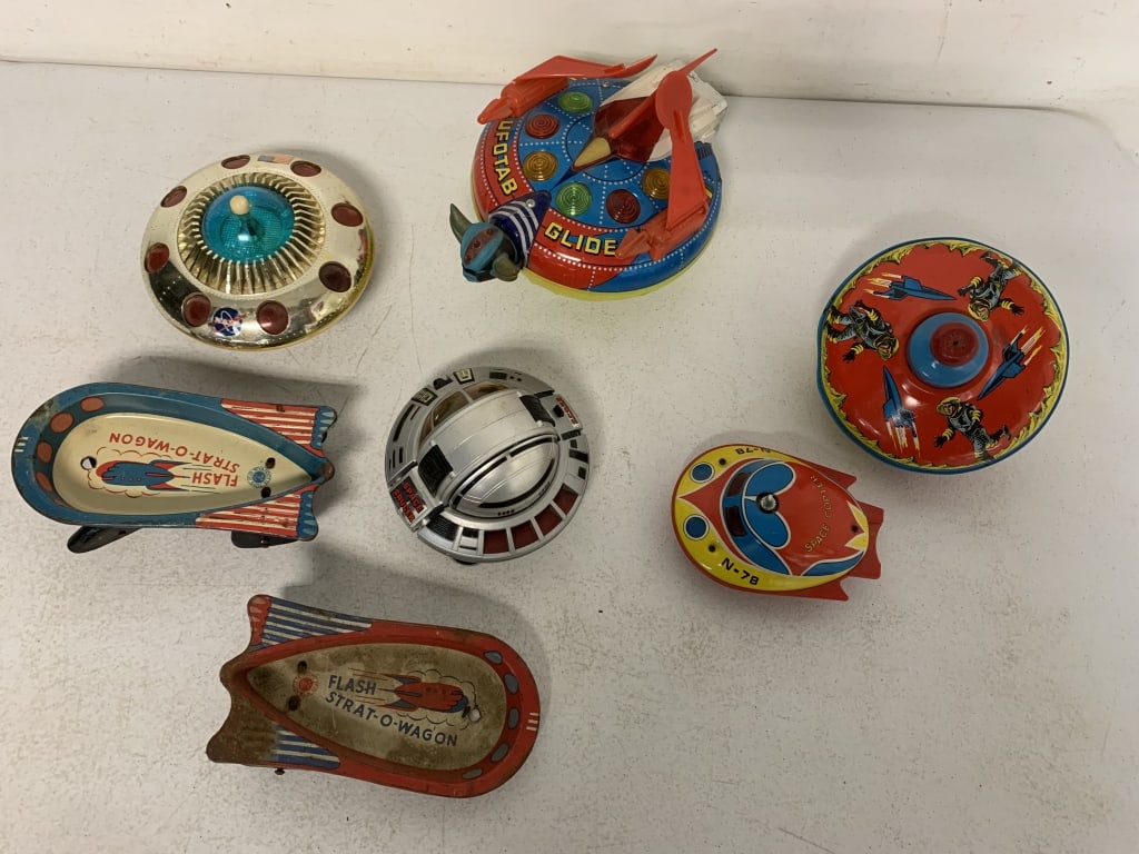 7 Space theme toys (1 of 4)