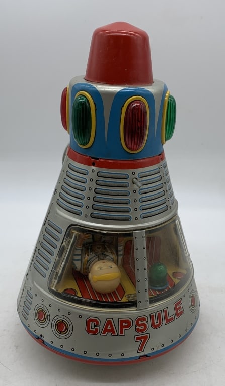 Modern Toys battery op. Capsule 7 (1 of 7)