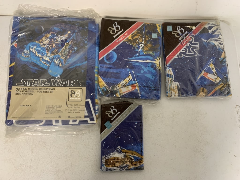 Star Wars bedspread, sheets & pillowcase (1 of 2)