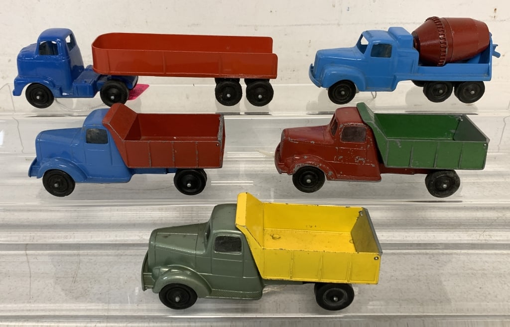 5 Tootsietoy Trucks, Mixer, Truck & Trailer (1 of 5)