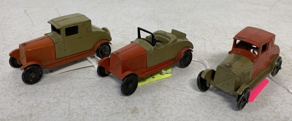 3 Tootsietoy Oldsmobile Coupe & Roadster: chipped paint throughout, metal wheels