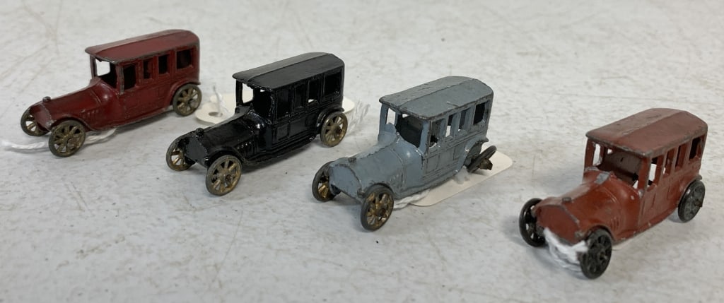 4 Minature Metal Limousines: some with chipped paint here and there, metal wheels