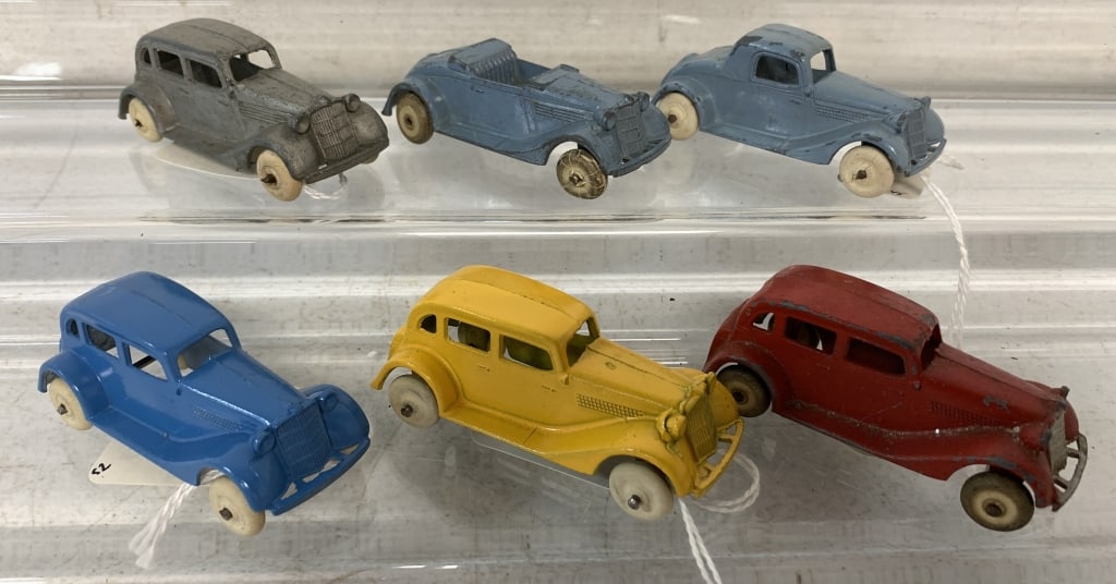 6 Cars- 5 Tootsietoy, 1 unmarked (1 of 7)