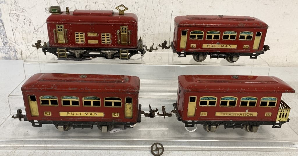 4 Lionel Locomotive/Pullman/Observation Cars: O gauge, lots of chipped paint, scratches, untested, extra wheel not attached, curtains loose