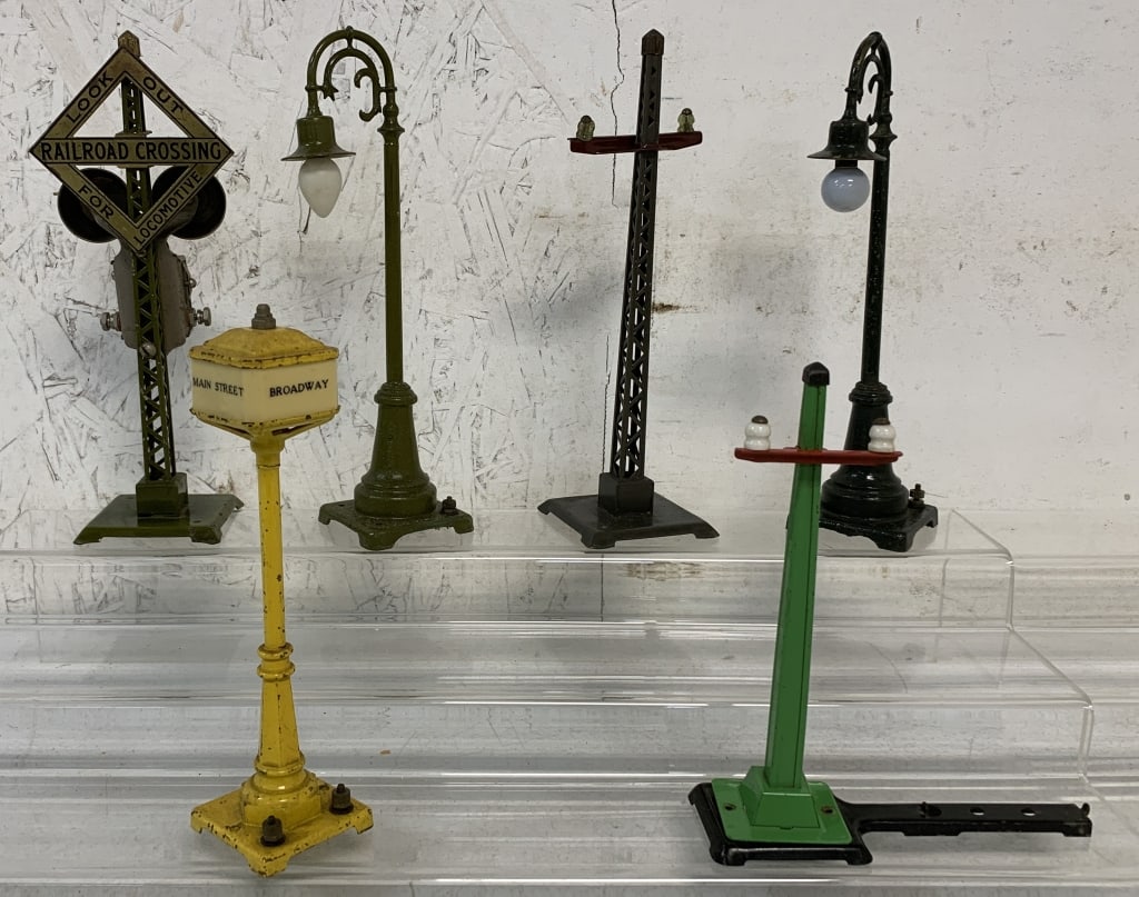 6 Lionel Lamp/Telegraph Posts & Original Boxes (1 of 5)