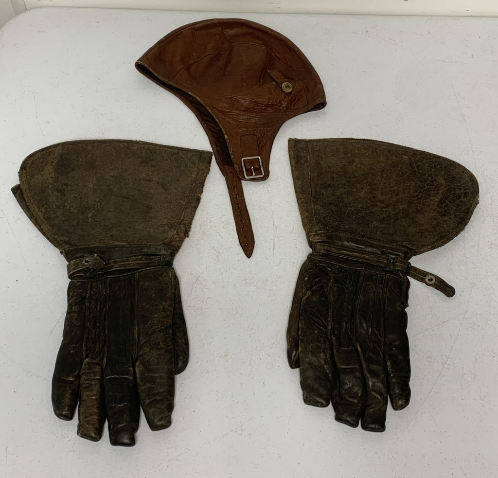 Eaglet Leather Helmet & pr of Leather Gloves: gloves have wear and some tears above the wrist, helmet has age and wear