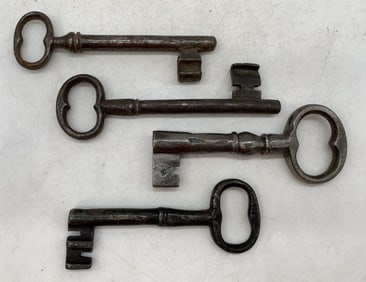 lot of 4 Skeleton Keys