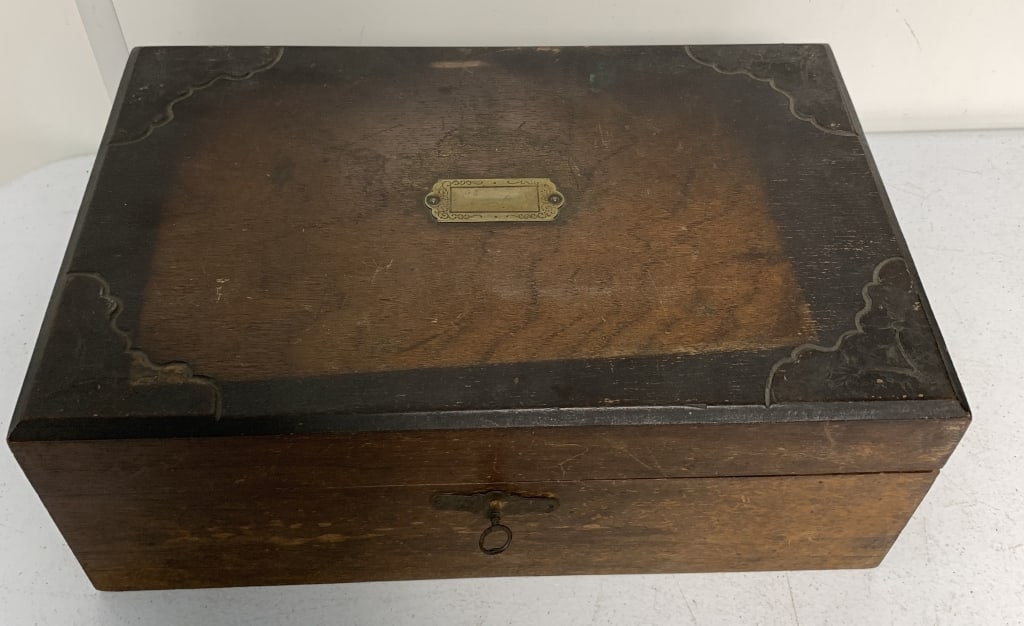 Victorian lap desk (1 of 9)