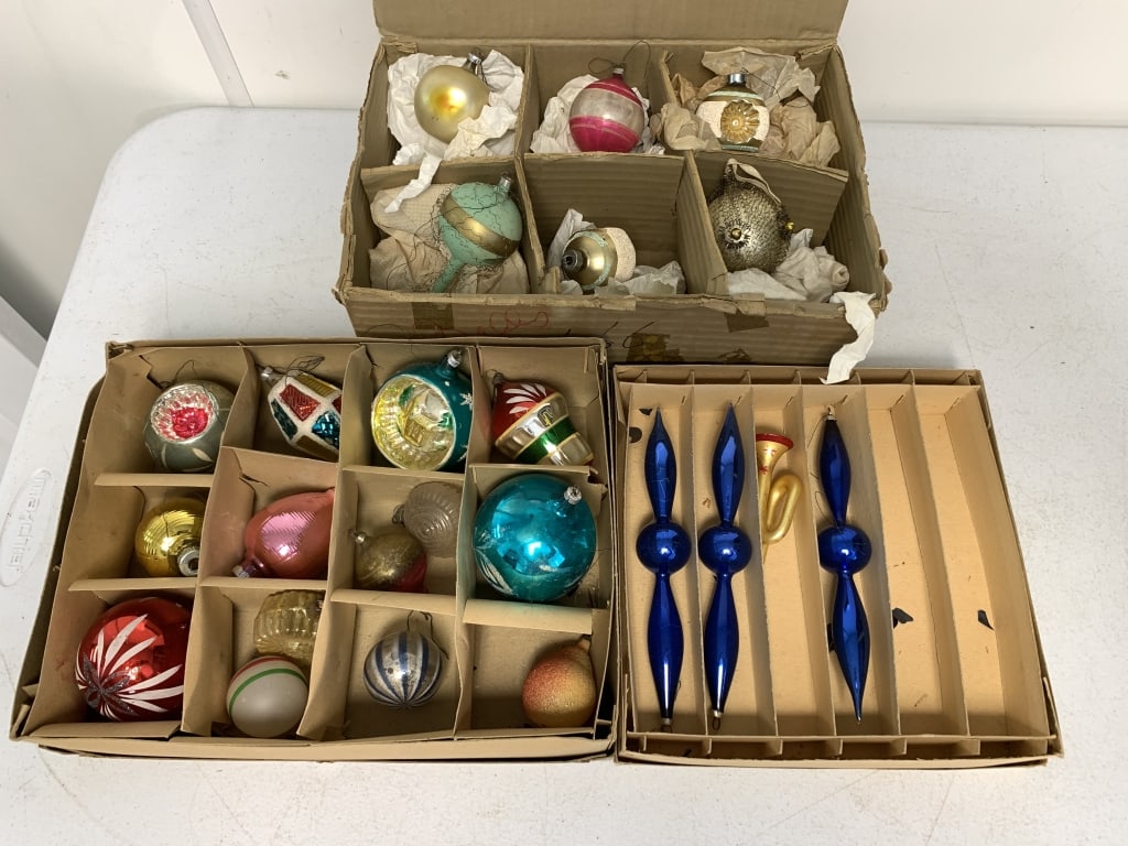 20+ Old Vintage Glass Christmas Ornaments: age, some wear, some colors have eeled