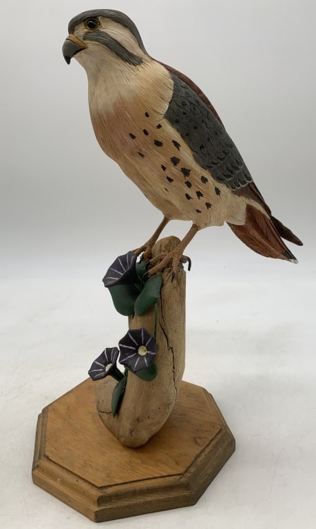 Bill Hickson signed hawk carving: has light wear and dust
