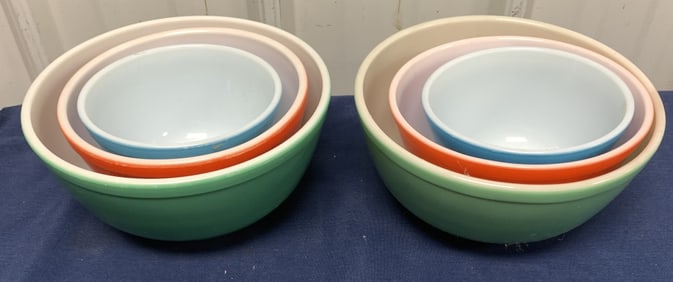 (2) 3 bowl Pyrex mixing bowl sets