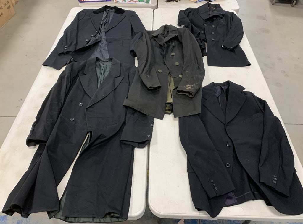 5 men's coats: have wear with stains, tears, damage and missing buttons