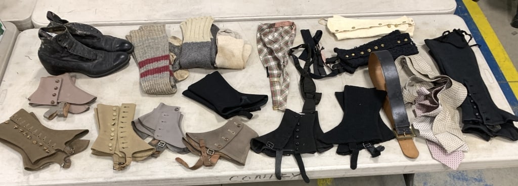 spats, gaiters, socks, shoes, belt, ties, etc.: have wear, soiling and damage