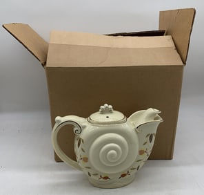 1997 Hall Autumn Leaf Club teapot in org. box