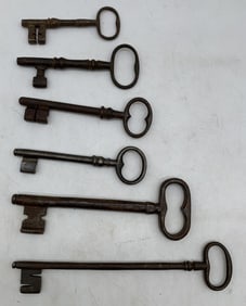 6 large cast iron skeleton keys