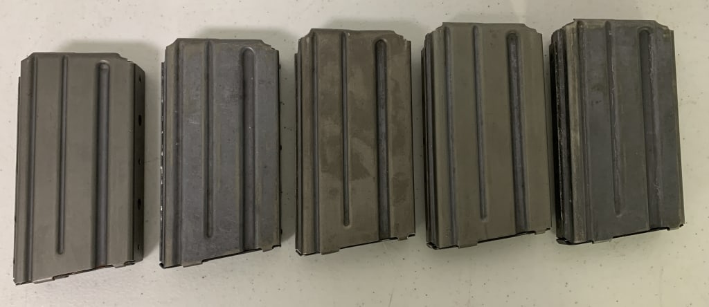 5 Colt AR-15,5.56mm Ammo Clips: a few scratches,used