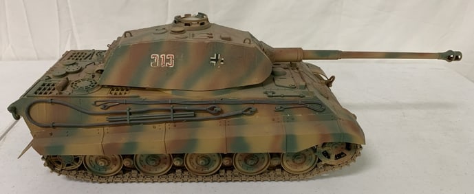 313 Model Army Tank