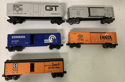 5 Lionel box cars