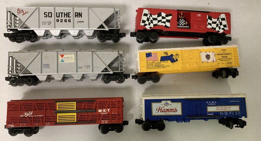 6 Lionel train cars