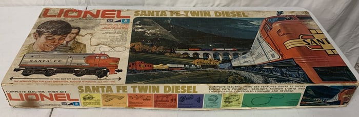 Lionel Santa Fe Twin Diesel set in box