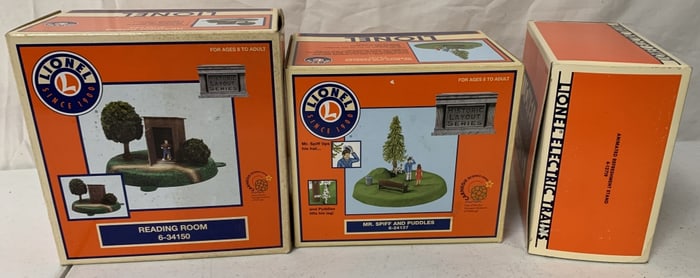 3 Lionel accessories in boxes