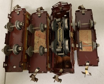 Lionel 252 locomotive and 4 cars