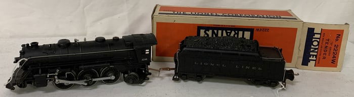 Lionel 224E locomotive and 2224W tender w/box