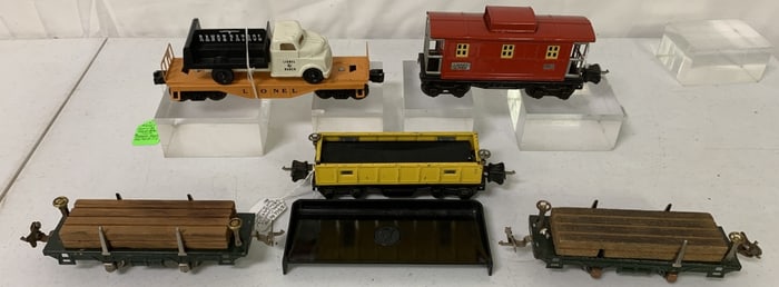 6 Lionel Cars,831,3652,2657,Truck Hauler