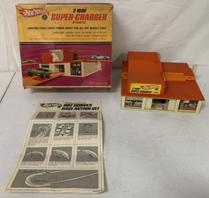 Hot Wheels 2-Way Super Charger,Box