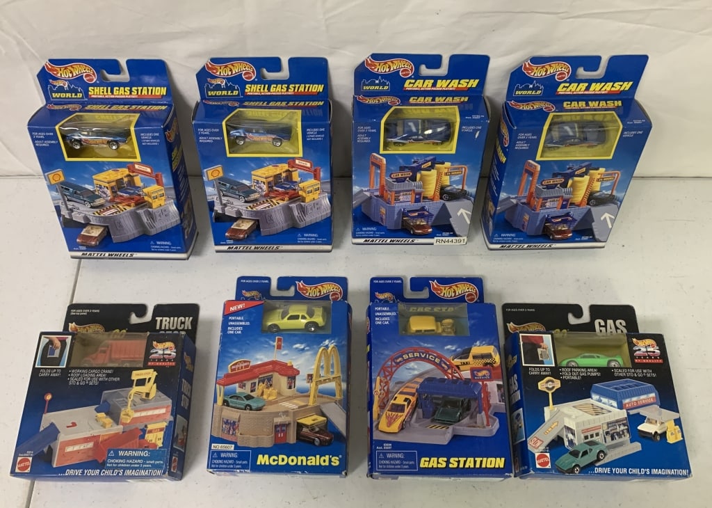 8 Hot Wheels Shell Gas Station,Truck Stop,NIB (1 of 6)