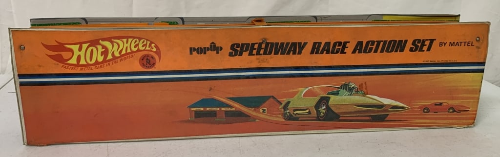 Hot Wheels pop up Speedway Race Action Set: has wear and soiling, some vinyl splitting at seams, no cars