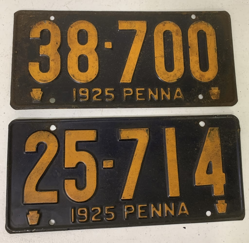 2 different 1925 Pennsylvania license plates (1 of 2)