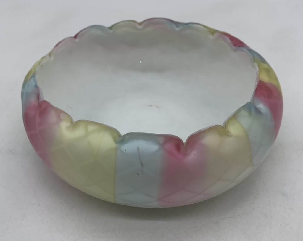 quilted satin glass rainbow bowl (1 of 5)