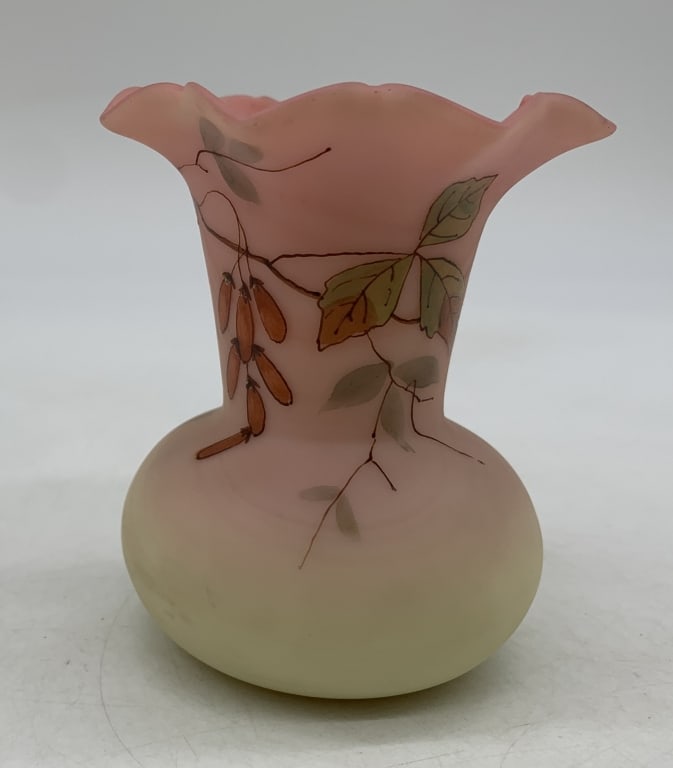 Webb Queen's Burmese Ware art glass vase (1 of 6)