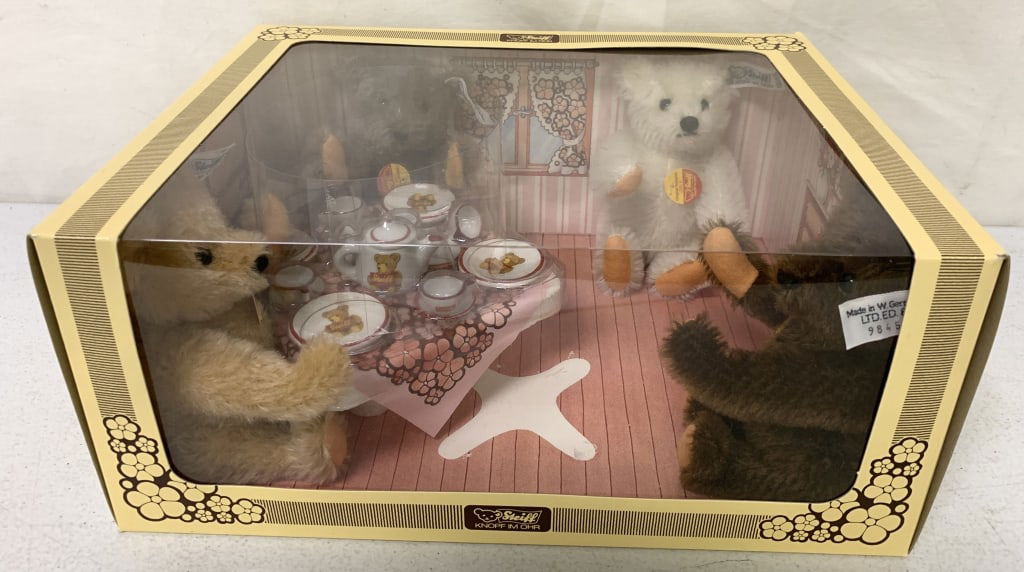 Steiff Bear Tea Party Set with Box (1 of 5)