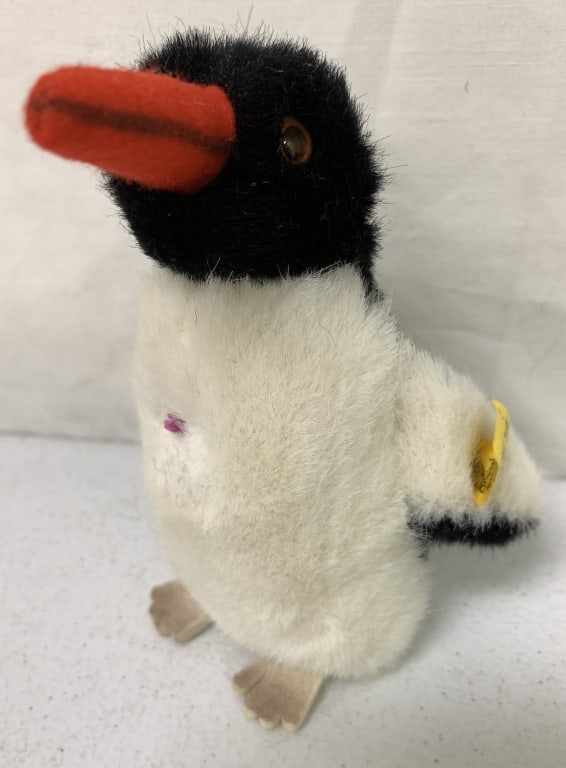 Steiff Penguin 5" Tall: No Box.