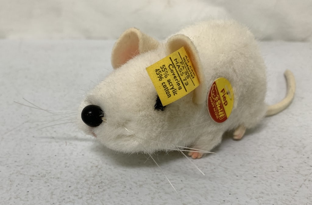 Steiff Mouse "Fiep" 2" Tall 8" Long: No Box.