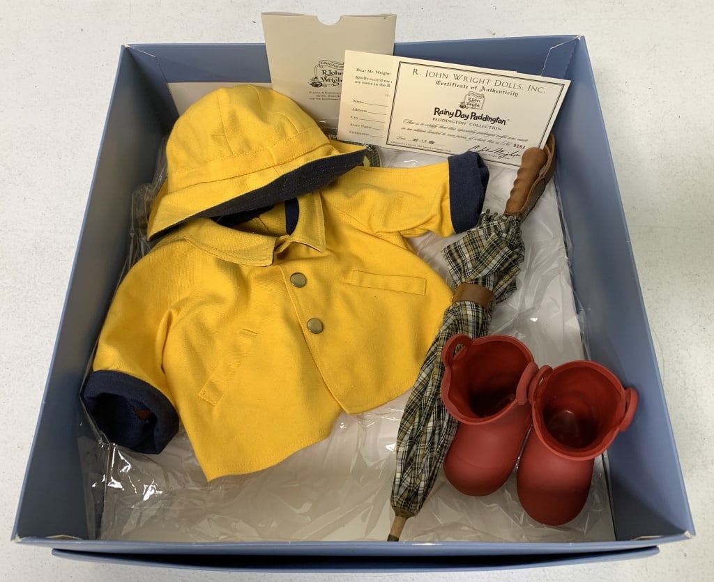 R. John Wright Rainy Day Paddington Outfit: numbered 262/1000