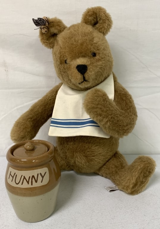 R. John Wright Classic Winnie-The-Pooh/Honey Jar: numbered 4827/5000, 14" tall