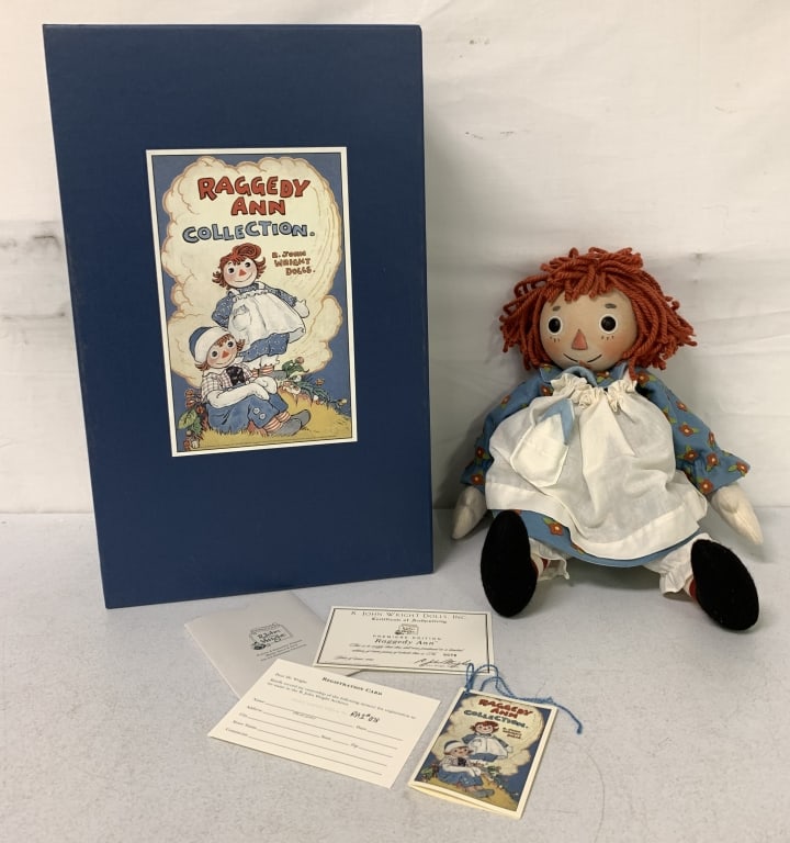 R. John Wright Raggedy Ann: numbered 78/1000, felt face, hand painted features, box is 11" X 19"