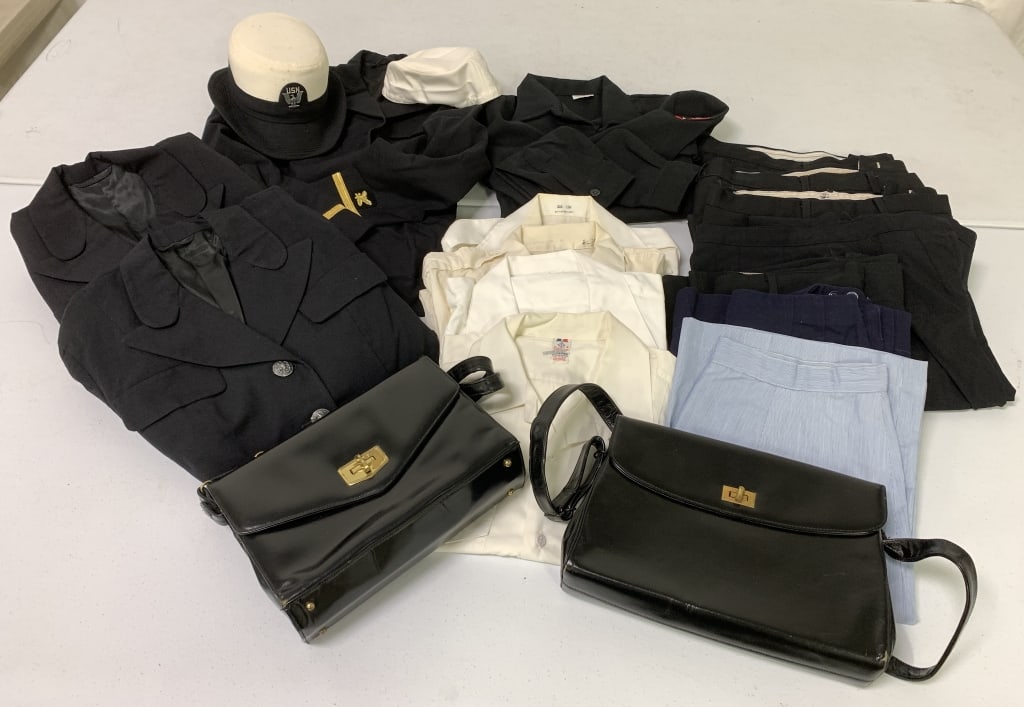 Cold War US Navy Women's Uniforms/Accessories (1 of 5)